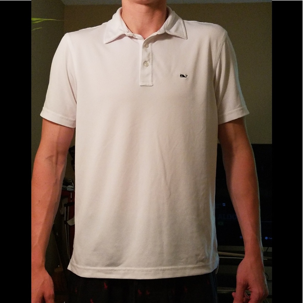 Men’s vineyard vine polo . Medium . Like new .